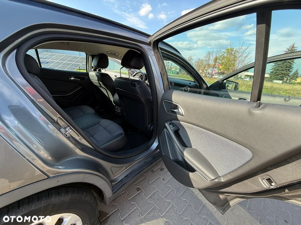 Mercedes-Benz GLA 180 7G-DCT Style - 6