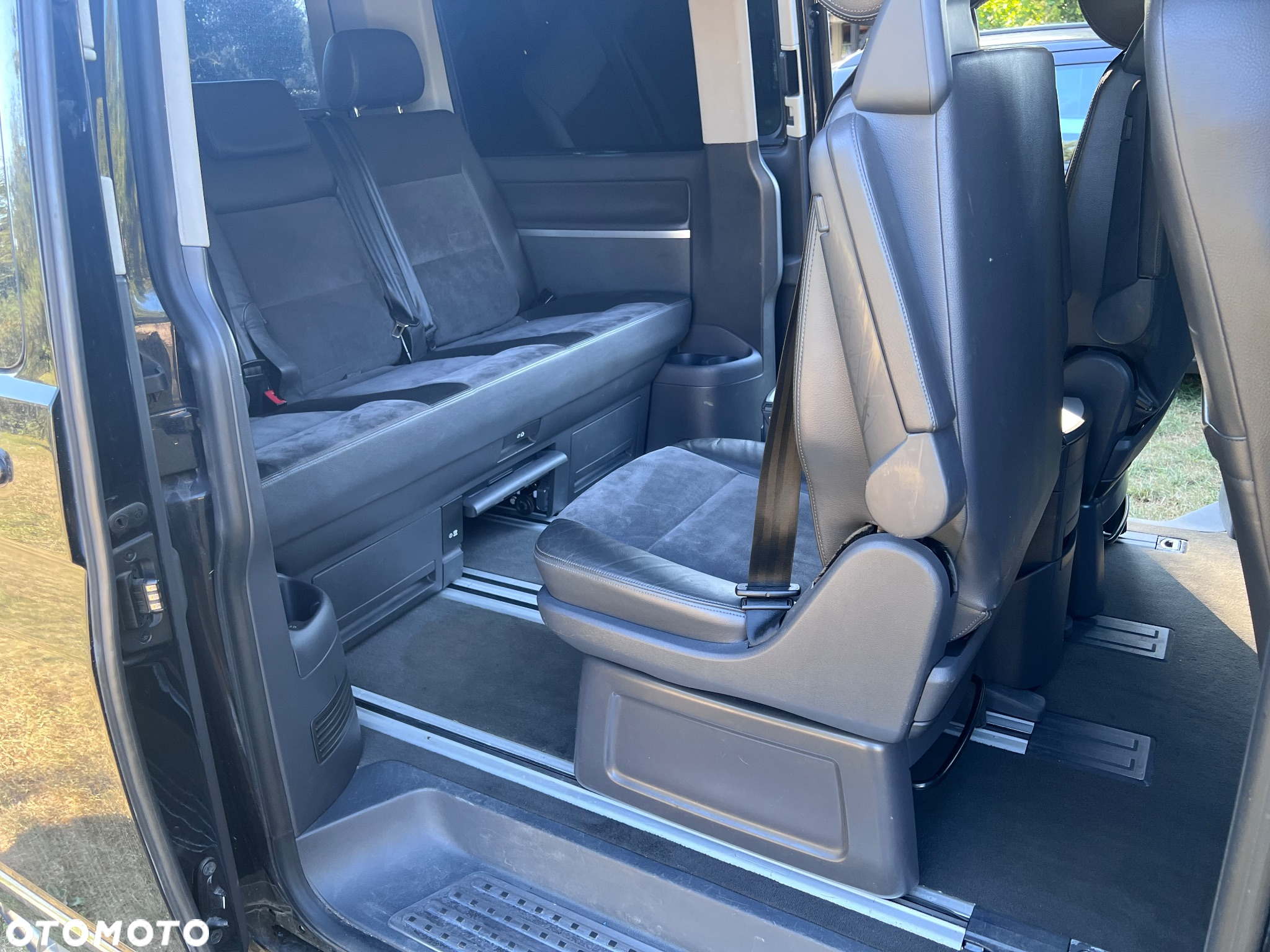 Volkswagen Multivan - 18