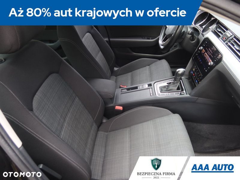 Volkswagen Passat Variant - 11