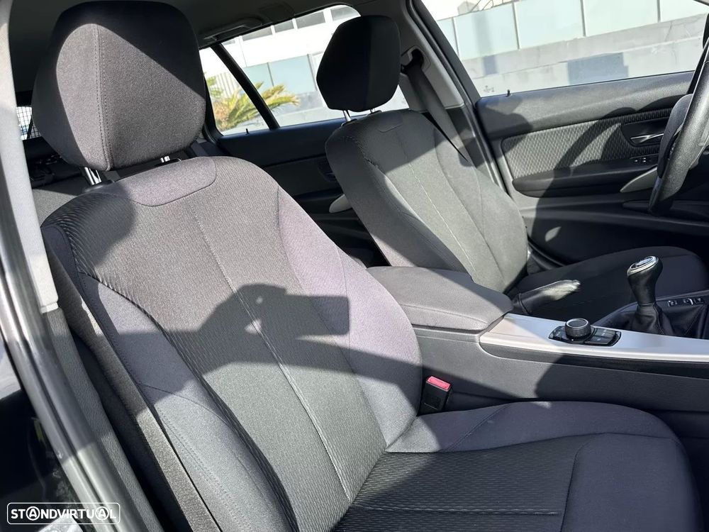 BMW 320 d Line Sport - 39