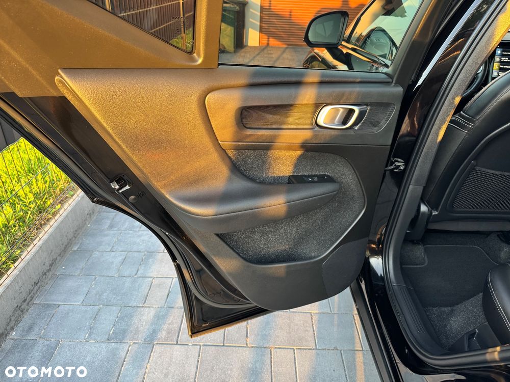 Volvo XC 40 T3 Geartronic RDesign - 23