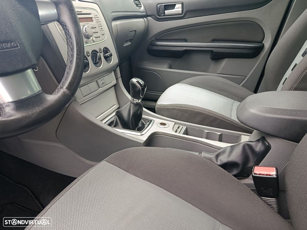 Ford Focus SW 1.6 TDCi Trend - 27