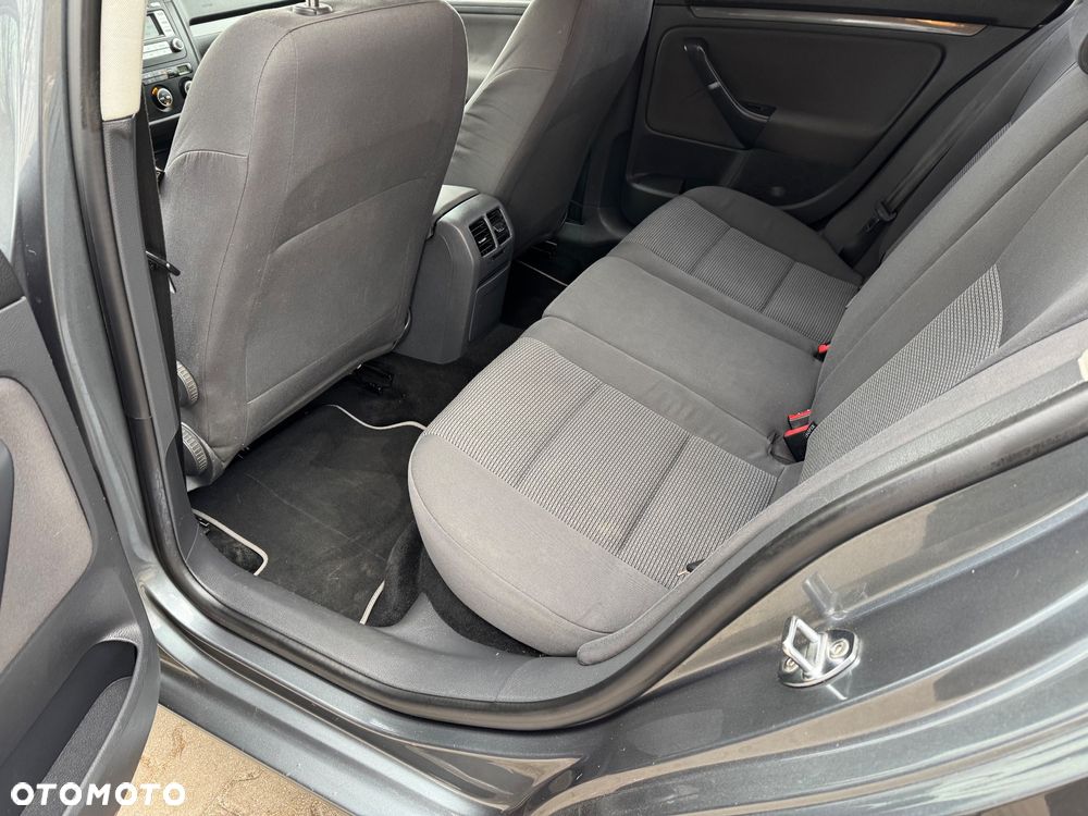 Volkswagen Golf - 13