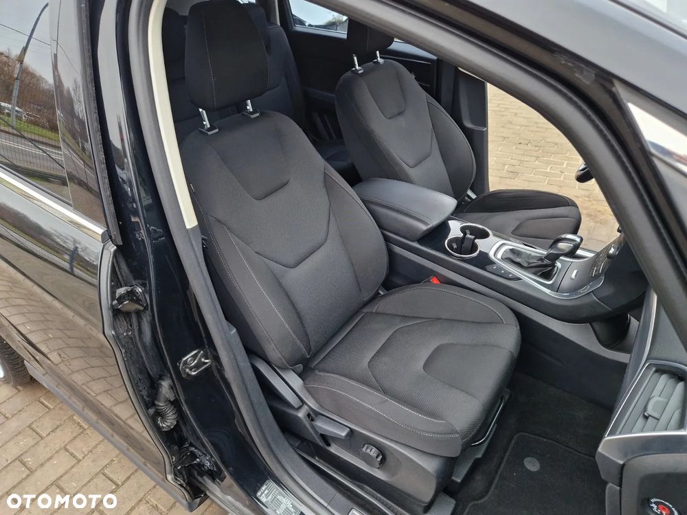 Ford S-Max 2.0 TDCi 4WD Titanium PowerShift - 37