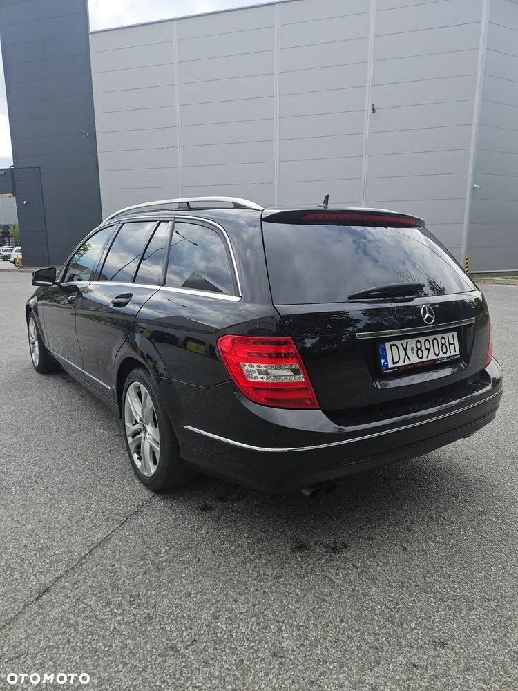 Mercedes-Benz Klasa C 180 CGI BlueEFFICIENCY Avantgarde - 15