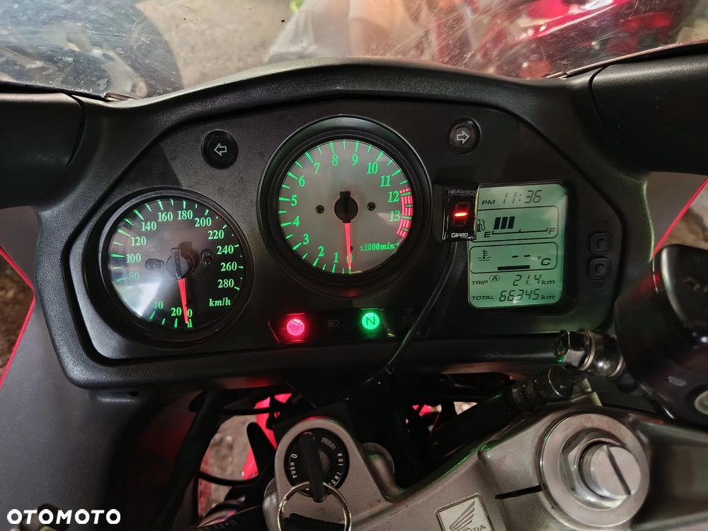 Honda VFR - 17