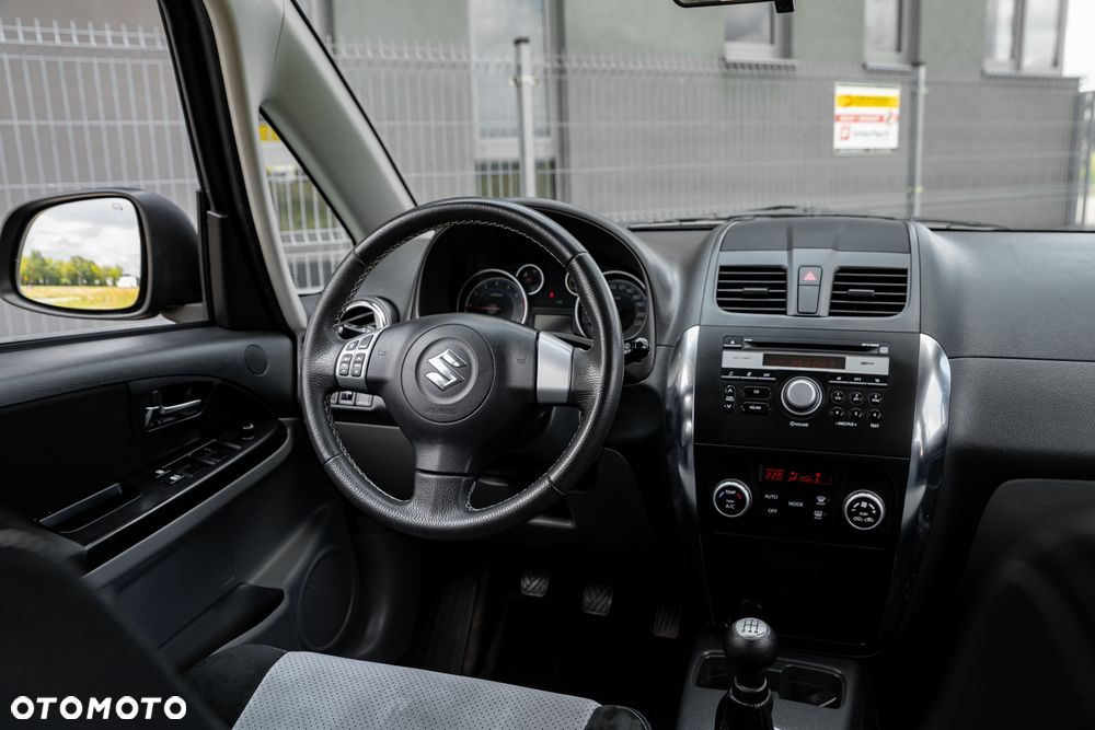 Suzuki SX4 1.6 Comfort 4WD - 24
