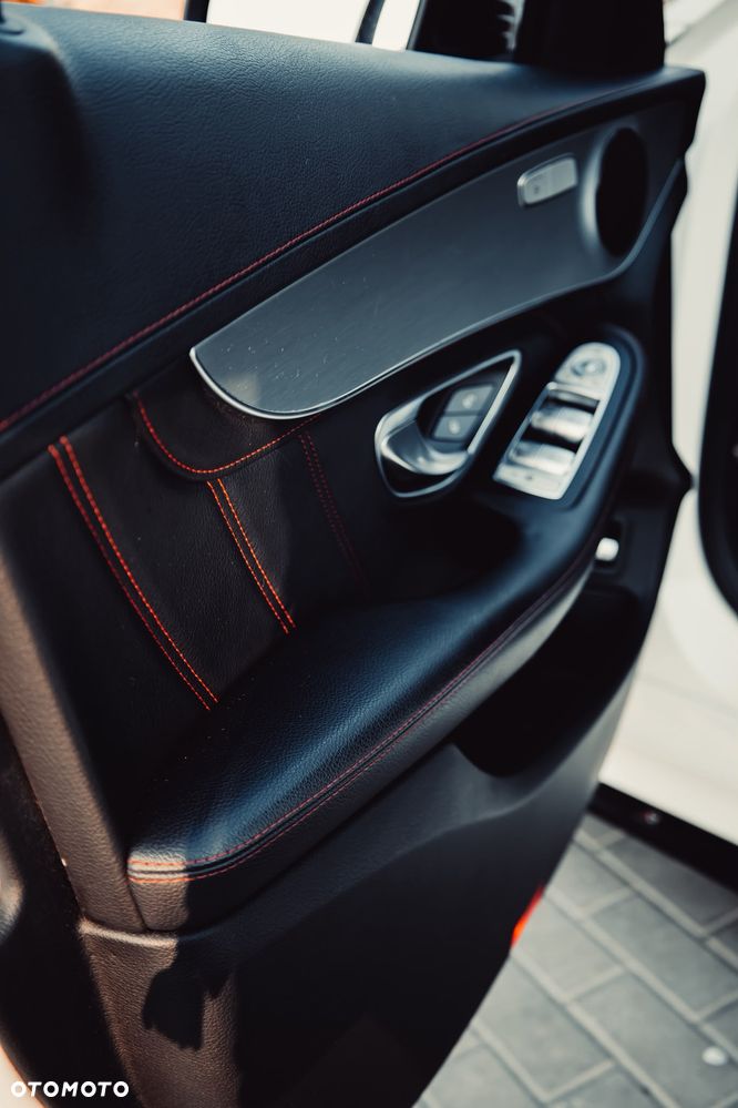 Mercedes-Benz Klasa C 450 AMG 4Matic 7G-TRONIC - 11