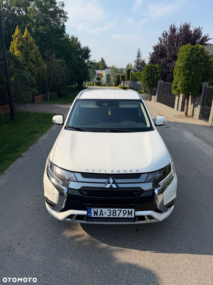 Mitsubishi Outlander - 3