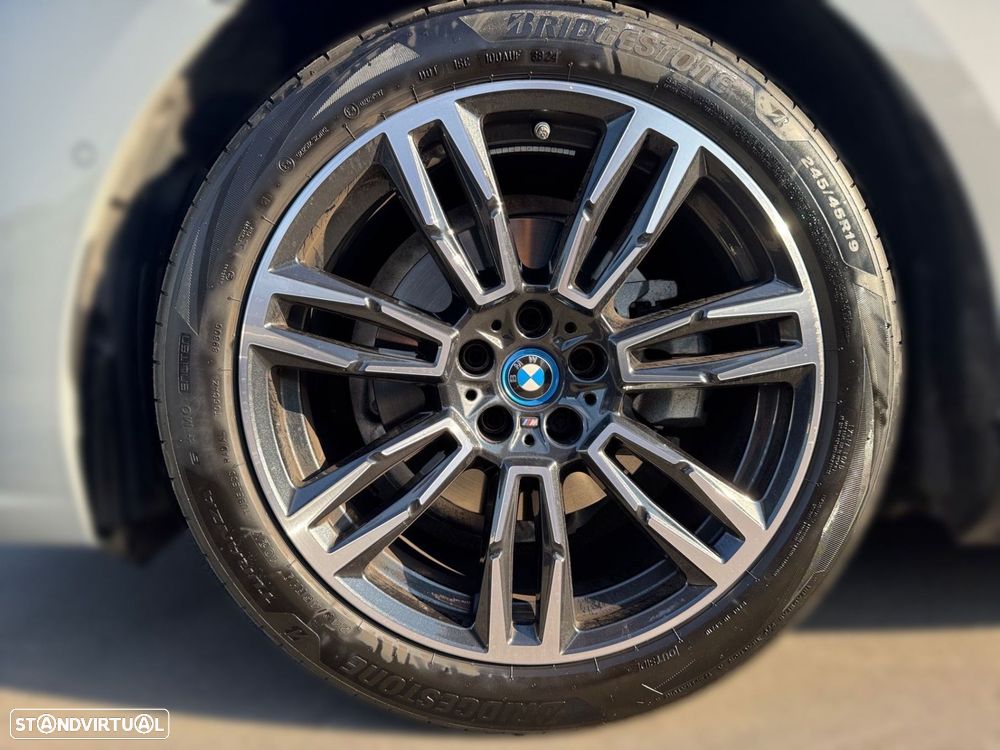 BMW 530 e Pack Desportivo M - 5
