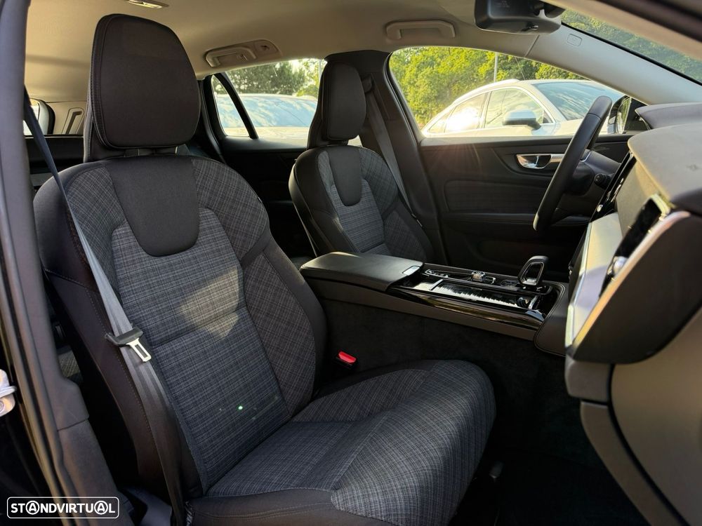 Volvo V60 2.0 T6 AWD TE Essential - 17