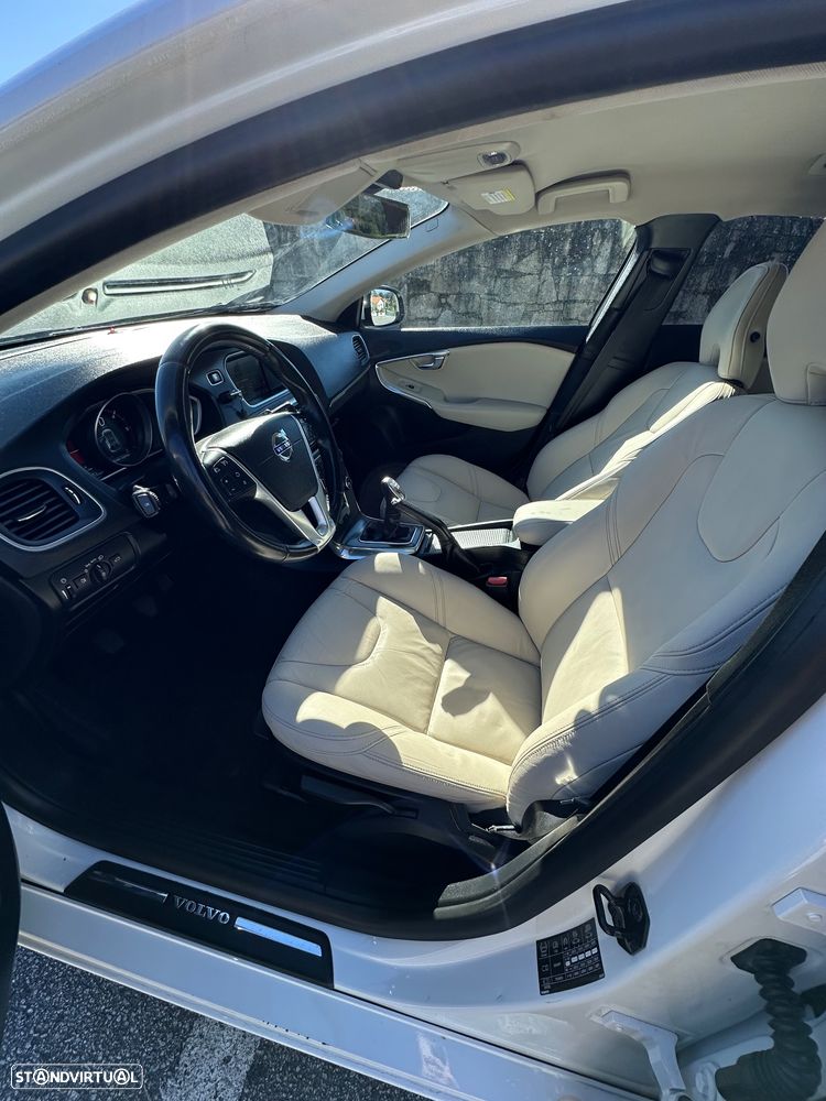 Volvo V40 D2 Momentum - 39