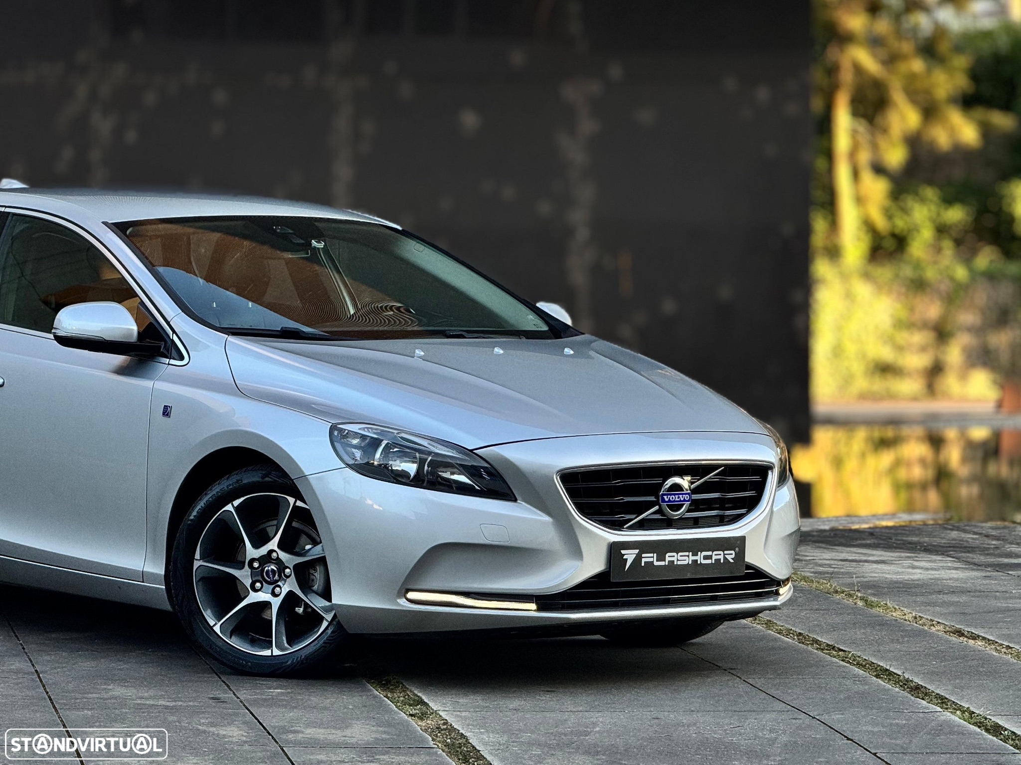 Volvo V40 1.6 D2 R-Design Momentum - 16