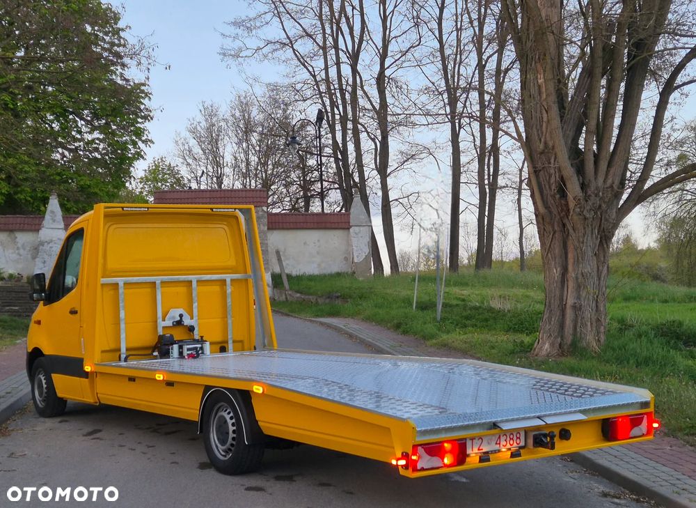 Mercedes-Benz Sprinter - 6
