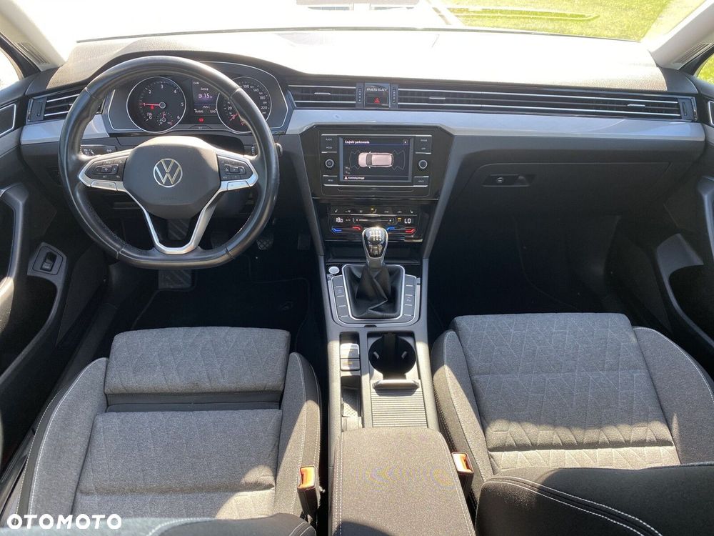 Volkswagen Passat - 15