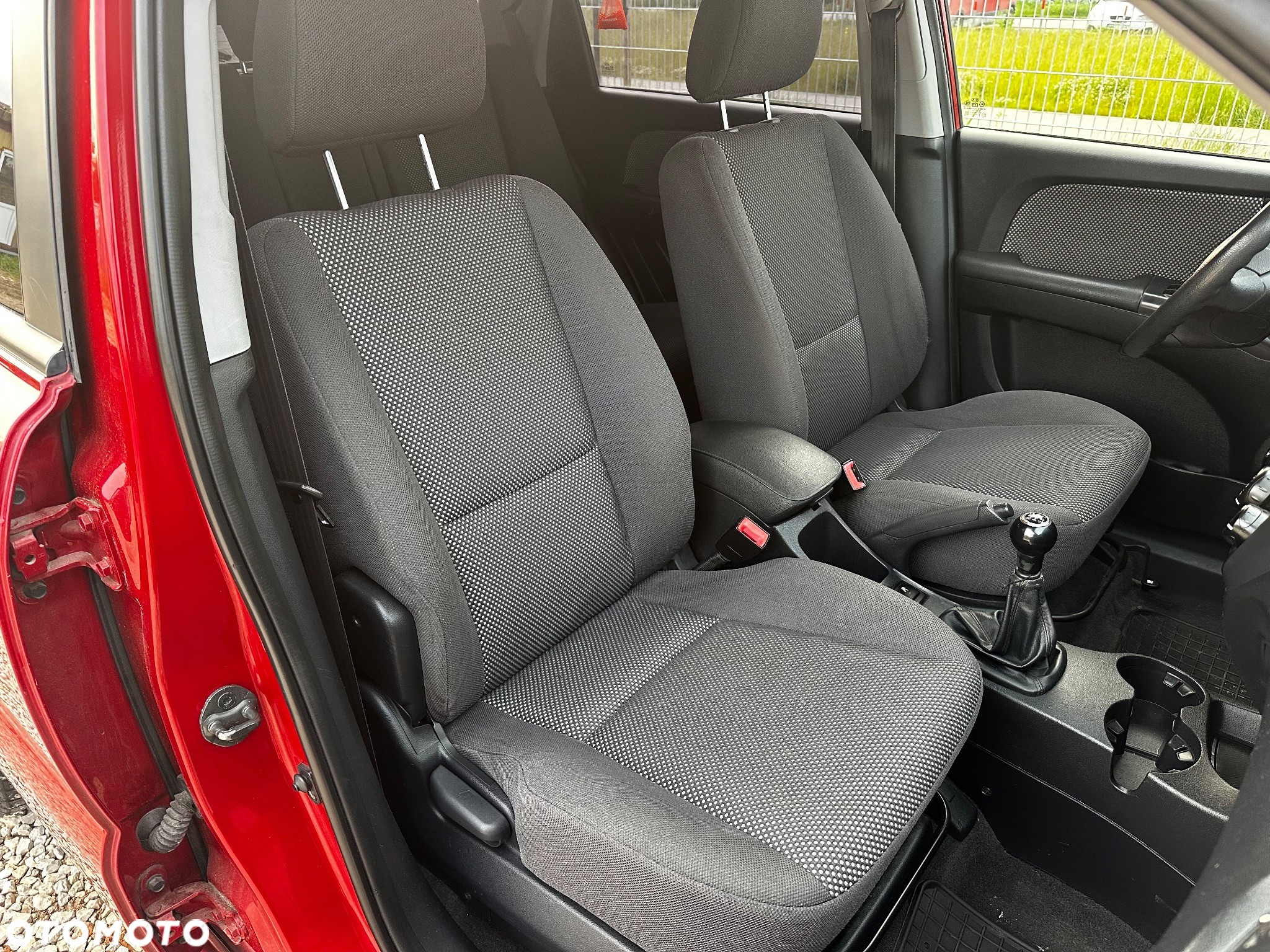 Kia Sportage 2.0 CVVT 2WD Attract - 19