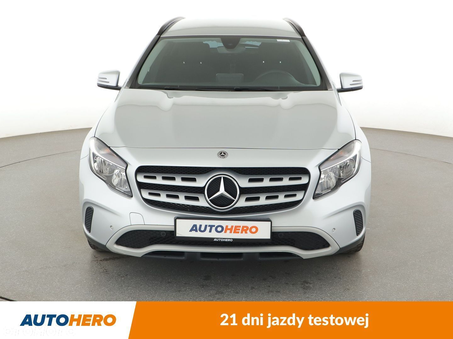 Mercedes-Benz GLA 180 - 9