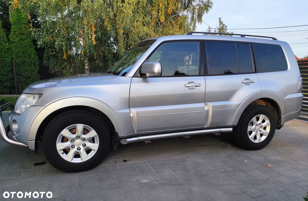 Mitsubishi Pajero - 3