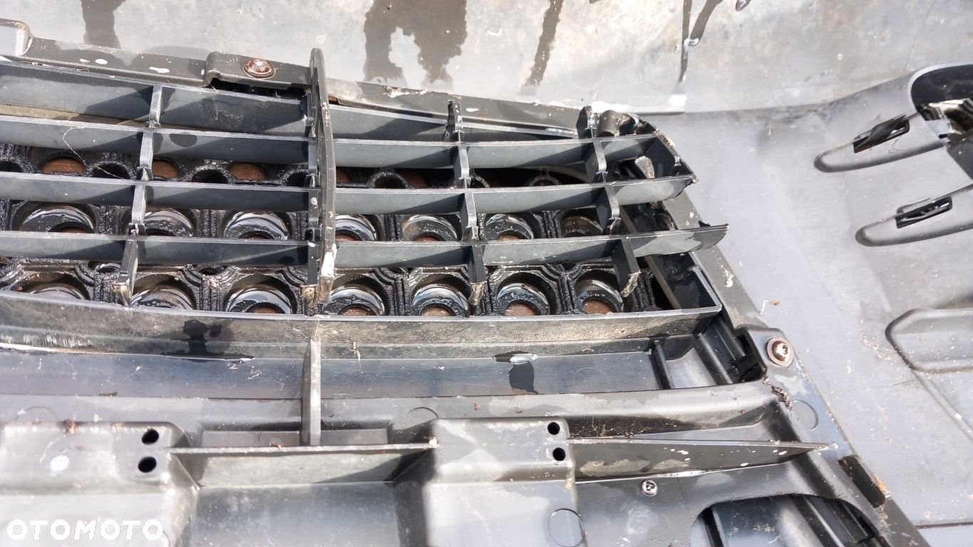 AUDI A6 C6  ZDERZAK PRZÓD  HALOGEN - 13