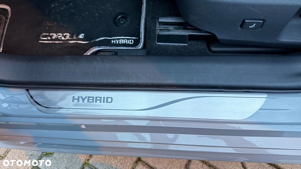 Toyota Corolla 2.0 Hybrid Executive - 17
