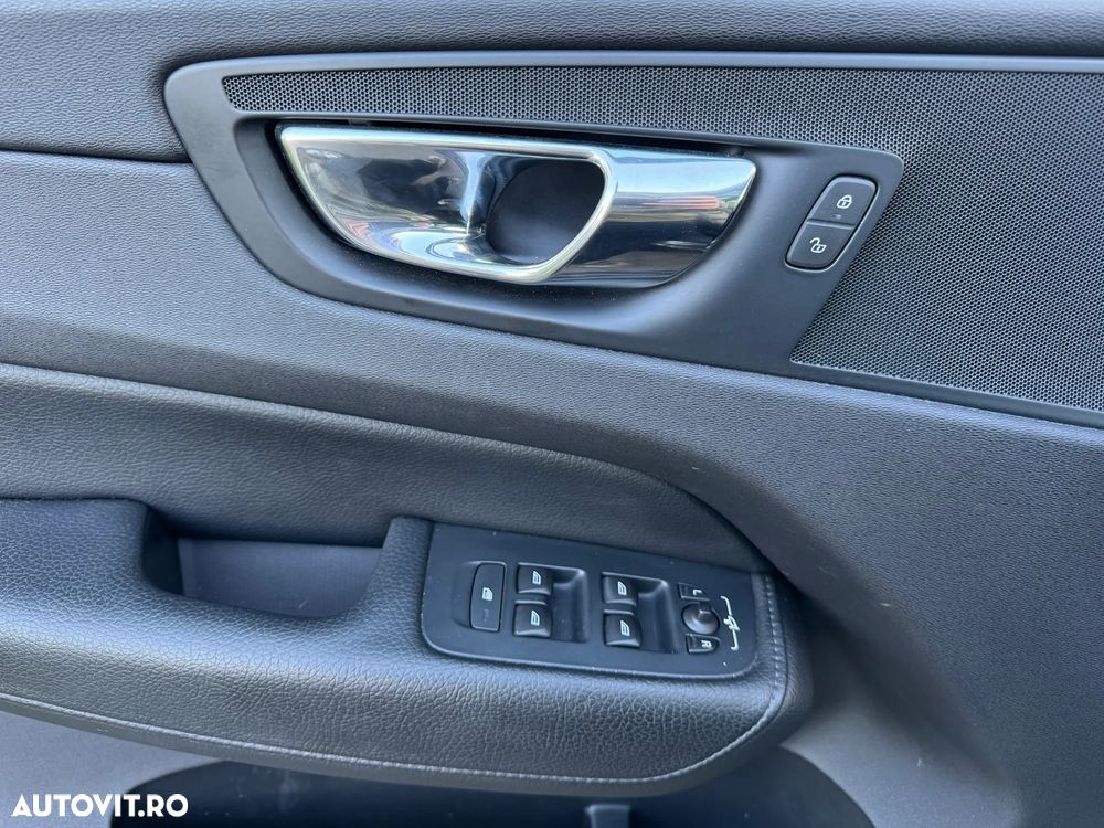 Volvo XC 60 D4 AWD Geartronic Momentum - 19