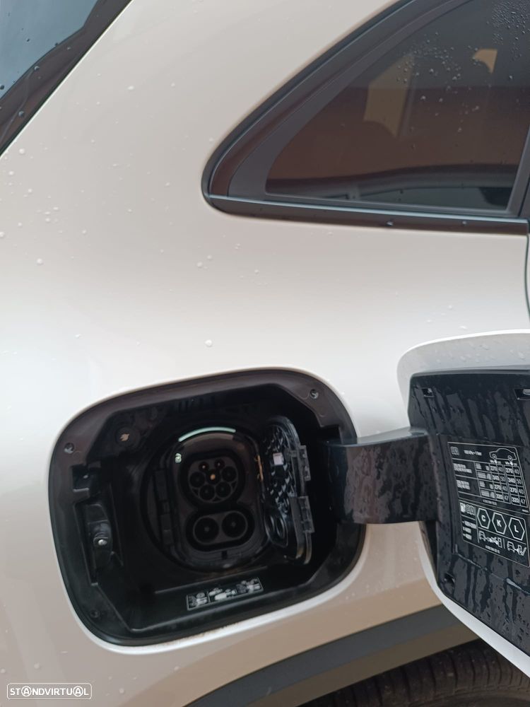 Mercedes-Benz EQA 250 - 5