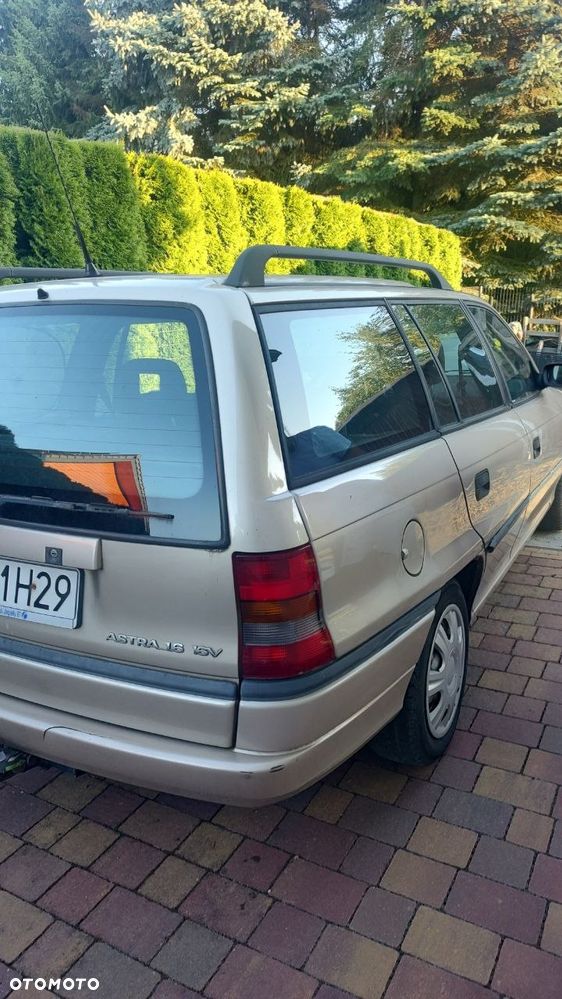 Opel Astra 1.6 16V 100 - 17