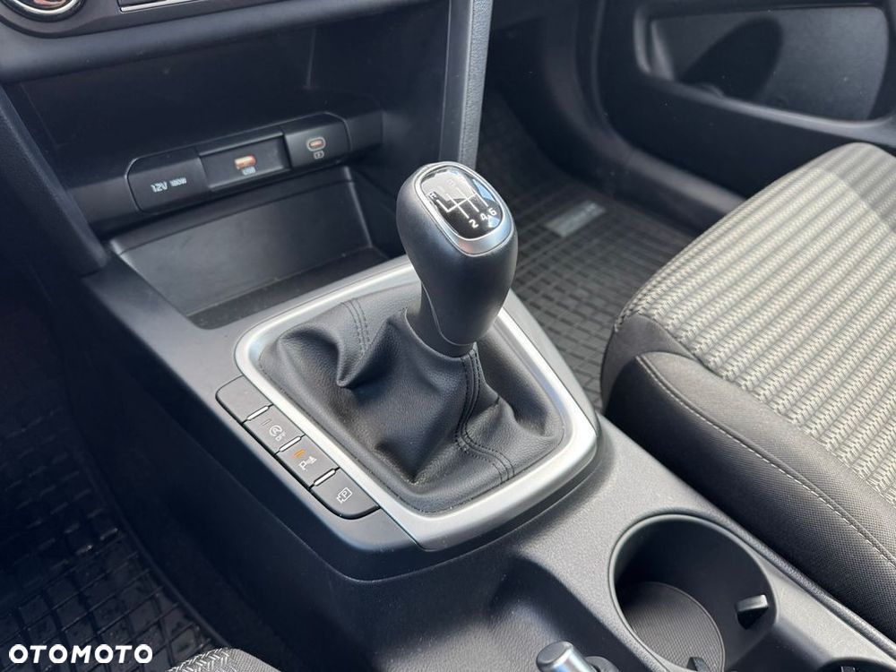 Kia Ceed 1.5 T-GDI M - 13