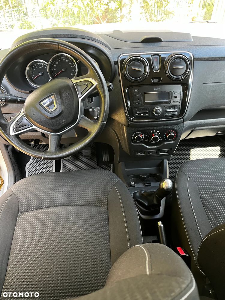 Dacia Lodgy 1.6 SCe Laureate S&S - 11