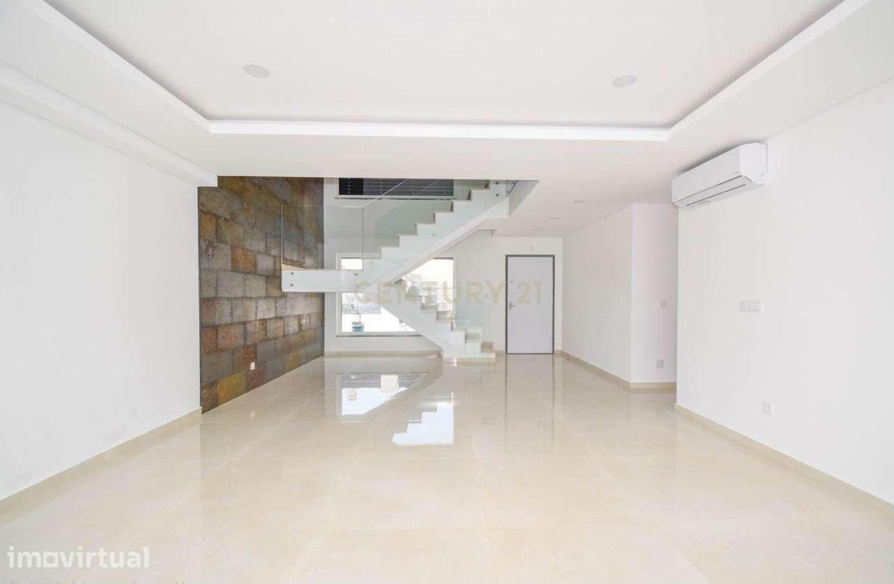Moradia Nova T4 em Corroios, Seixal - 750.000€ - Grande imagem: 3/21