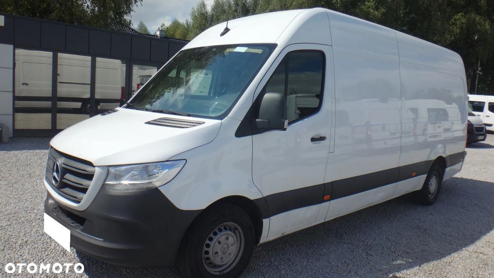 Mercedes-Benz Sprinter - 2