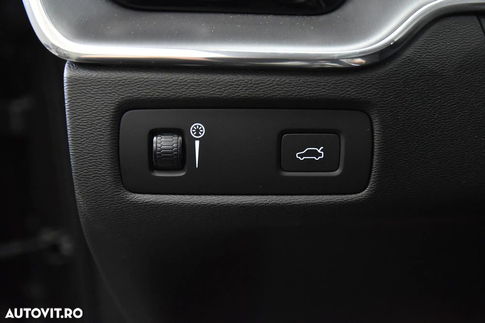 Volvo XC 60 B4 D Geartronic Momentum - 16