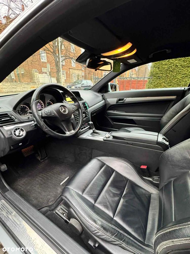 Mercedes-Benz Klasa E 220 CDI DPF Coupe BlueEFFICIENCY 7G-TRONIC Avantgarde - 13