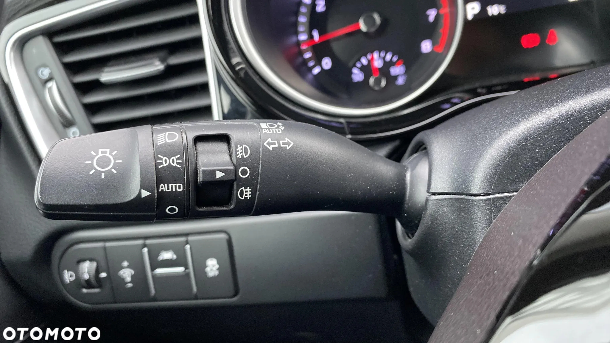 Kia XCeed 1.6 T-GDI L Business Line DCT - 24