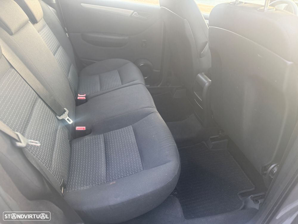 Mercedes-Benz B 180 CDi - 25