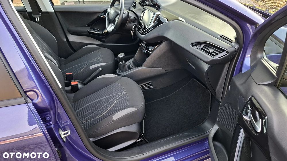 Peugeot 208 1.2 PureTech Allure - 28