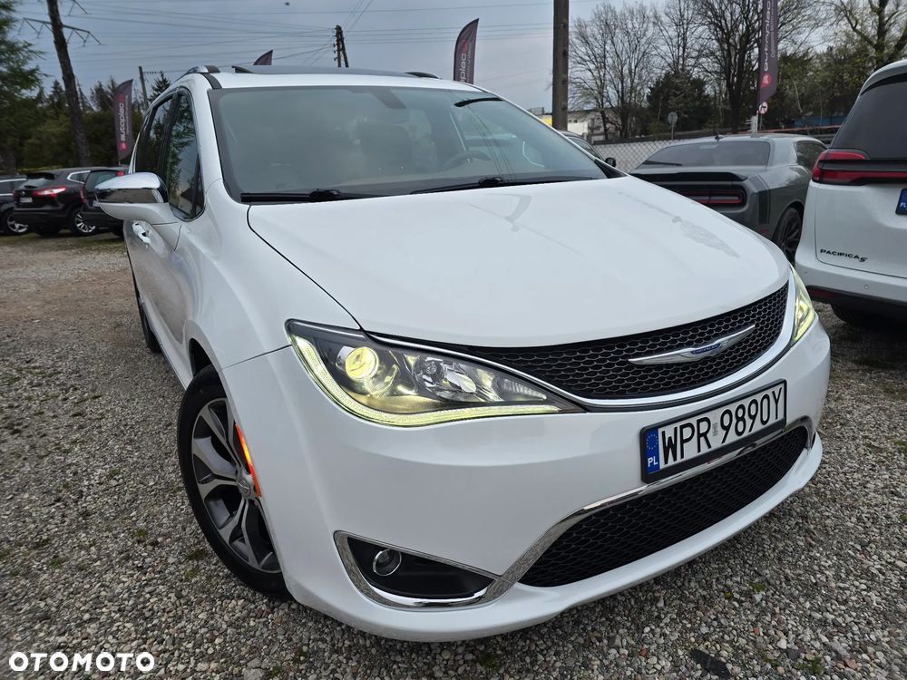 Chrysler Pacifica - 8