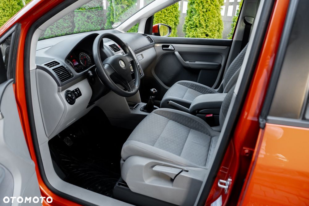 Volkswagen Touran 1.6 - 15