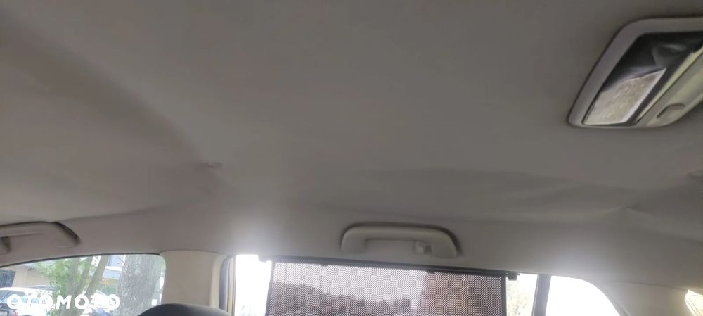 Toyota Avensis 2.0 D-4D - 12