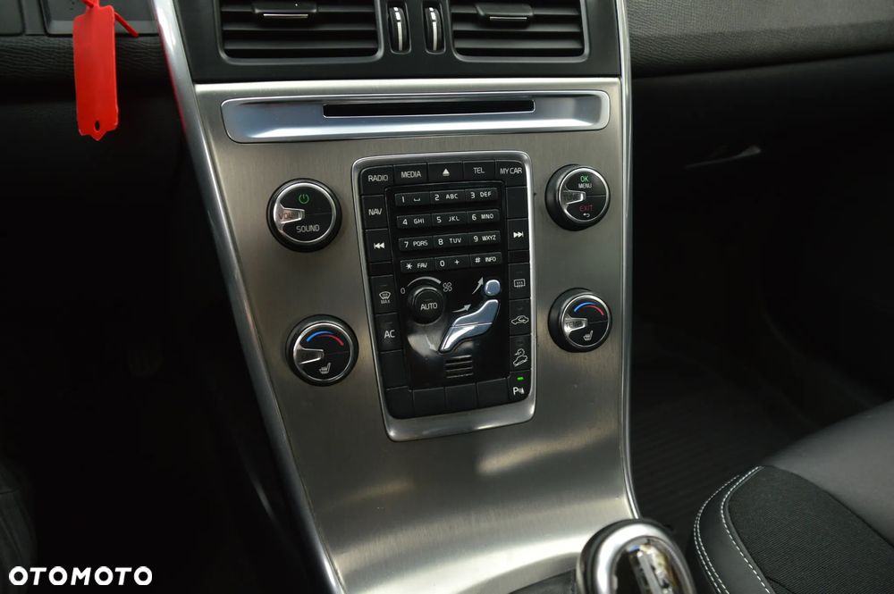 Volvo XC 60 D4 AWD Geartronic Momentum - 31