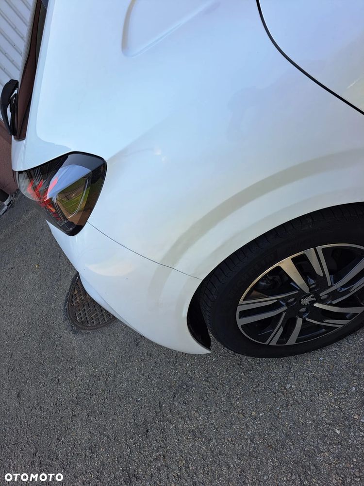 Peugeot 208 Benzin 100 Business - 24