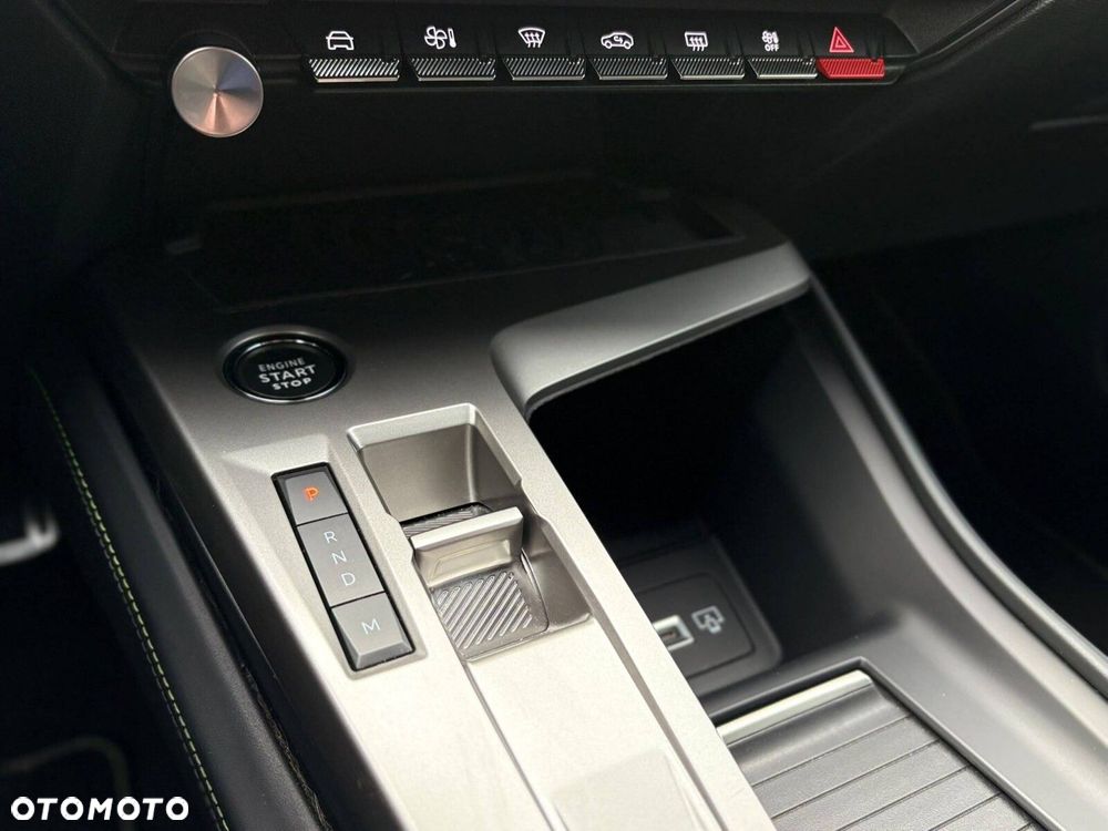 Peugeot 408 - 23