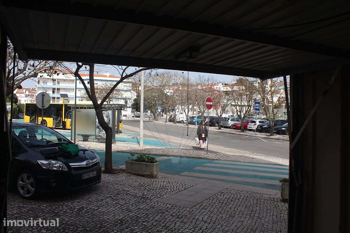 Loja  para arrendamento - Grande imagem: 2/8
