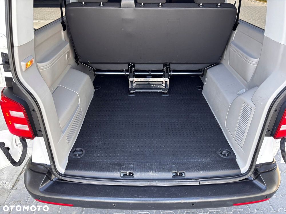 Volkswagen Caravelle - 20