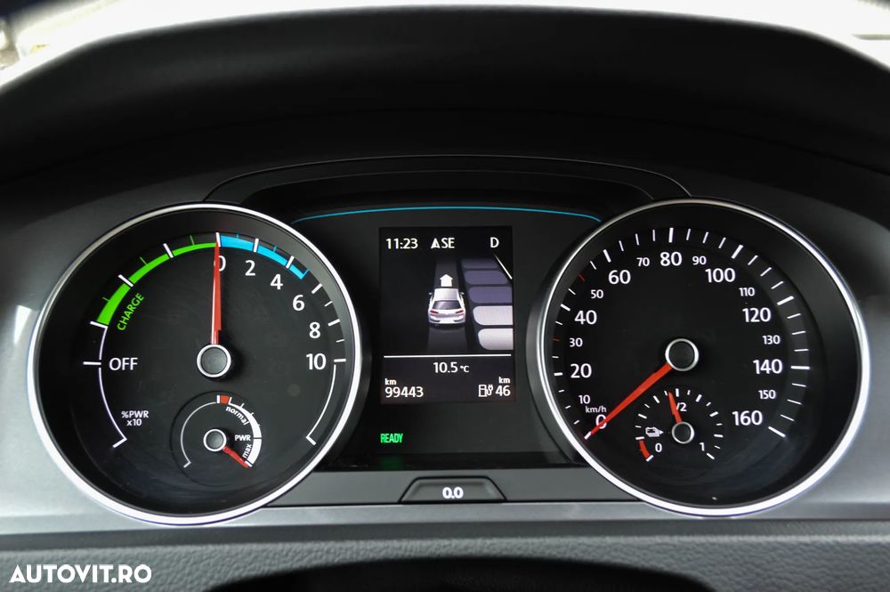 Volkswagen Golf e-Golf - 30