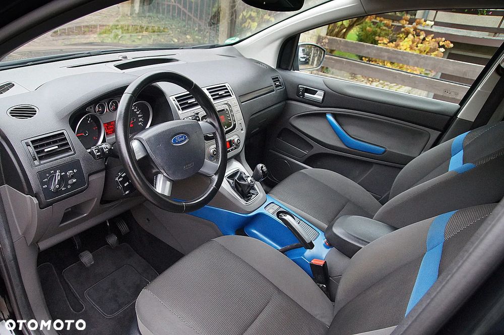 Ford Kuga 2.0 TDCi 2x4 Titanium - 11