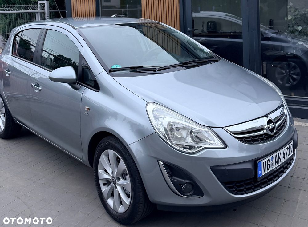 Opel Corsa 1.4 16V Innovation 110 Jahre - 3