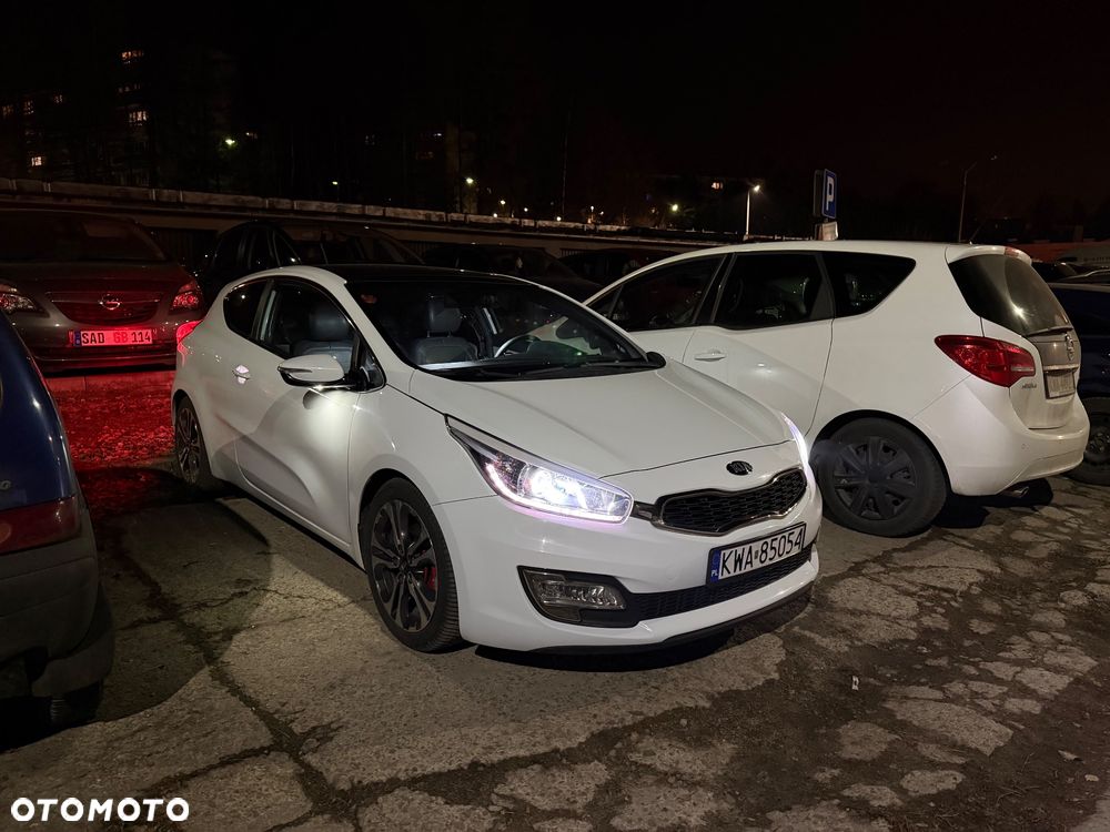 Kia ProCeed - 21