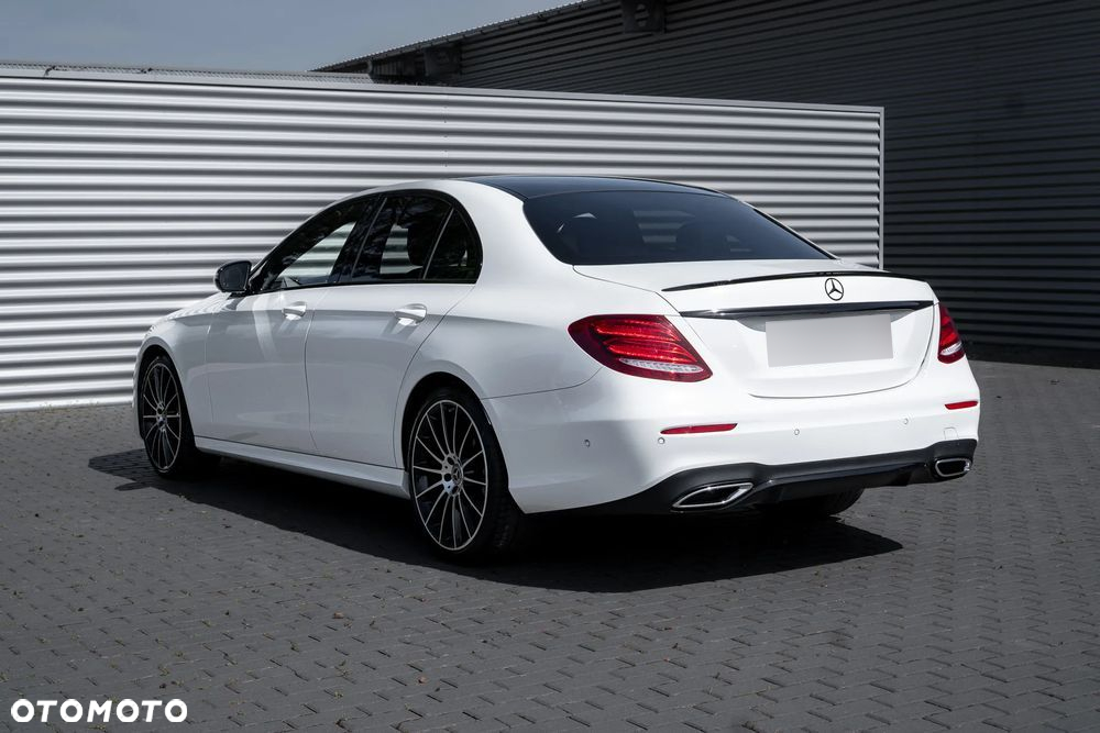 Mercedes-Benz Klasa E 220 d 4-Matic 9G-TRONIC - 3