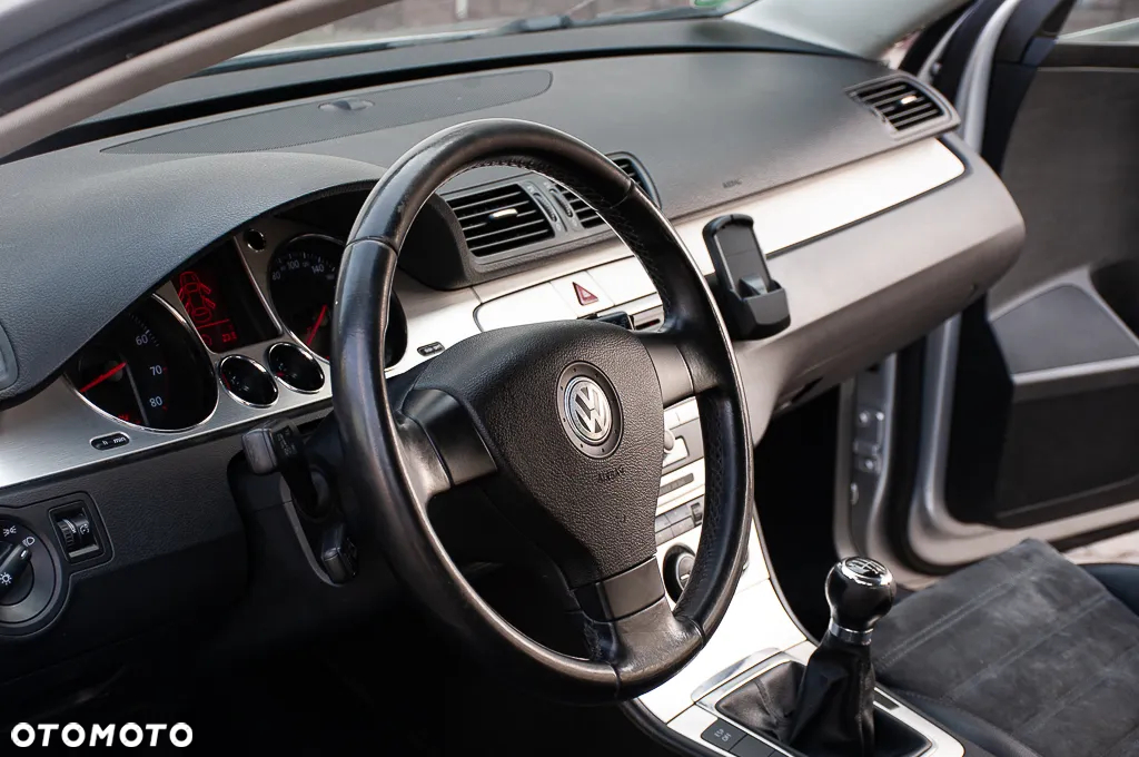 Volkswagen Passat 1.8 TSI Highline - 26